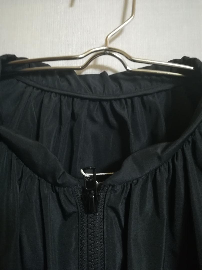 新品 BEAMS AK＋1 / ツイスト ネック ジップ ワンピース 黒