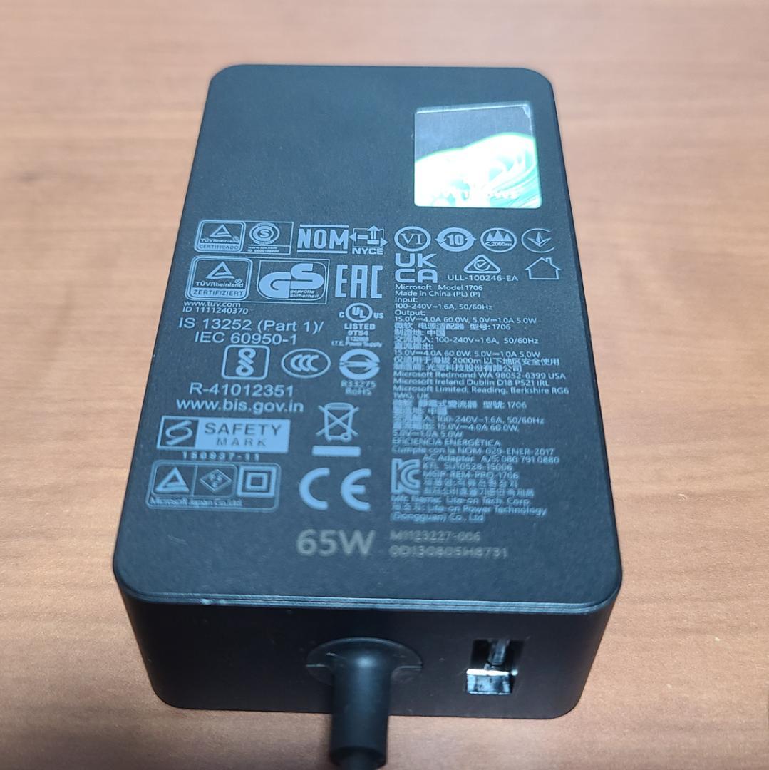 Gentle.Snake★Surface Pro 9 グラファイト