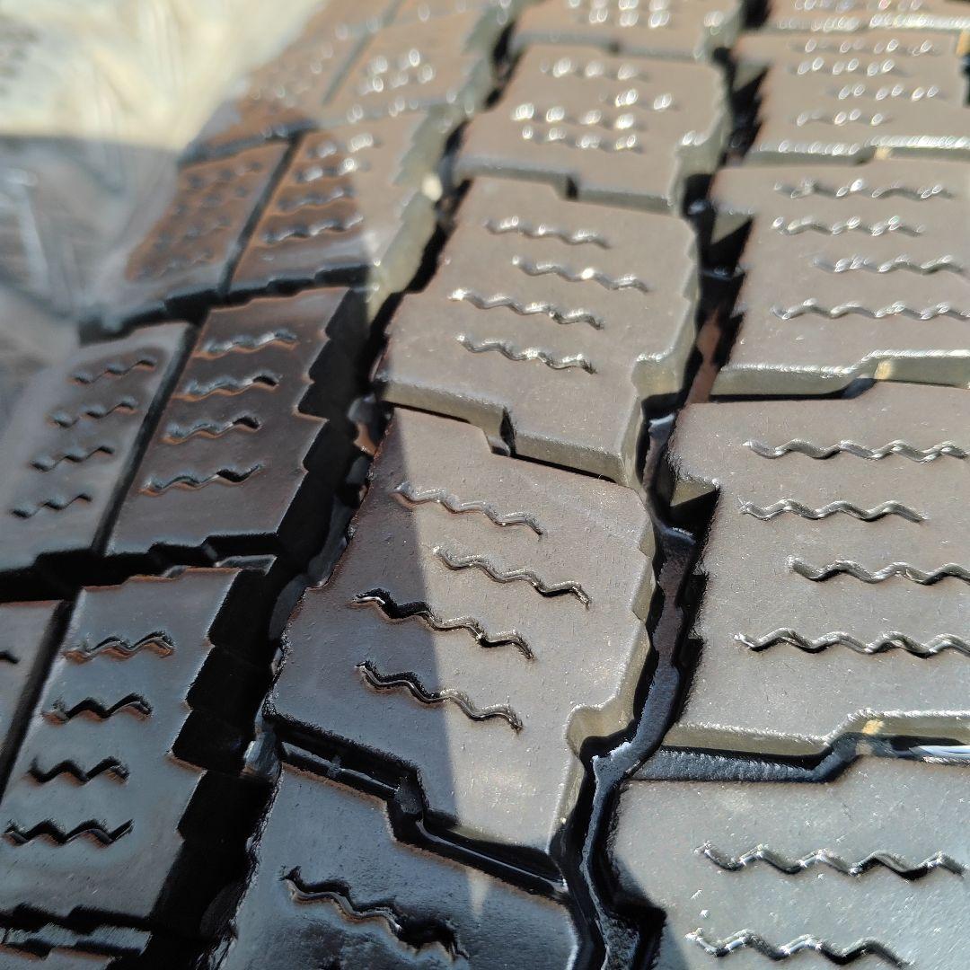 ハイエース KEELER 15インチ スタッドレスタイヤホイール4本セット