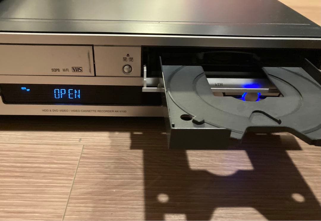 TOSHIBA VHS/DVD/HDD ビデオデッキ AK-V100 動作確認済