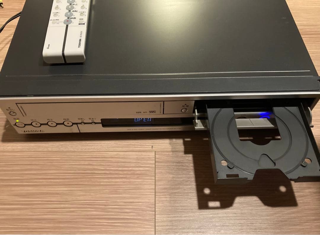 TOSHIBA VHS/DVD/HDD ビデオデッキ AK-V100 動作確認済