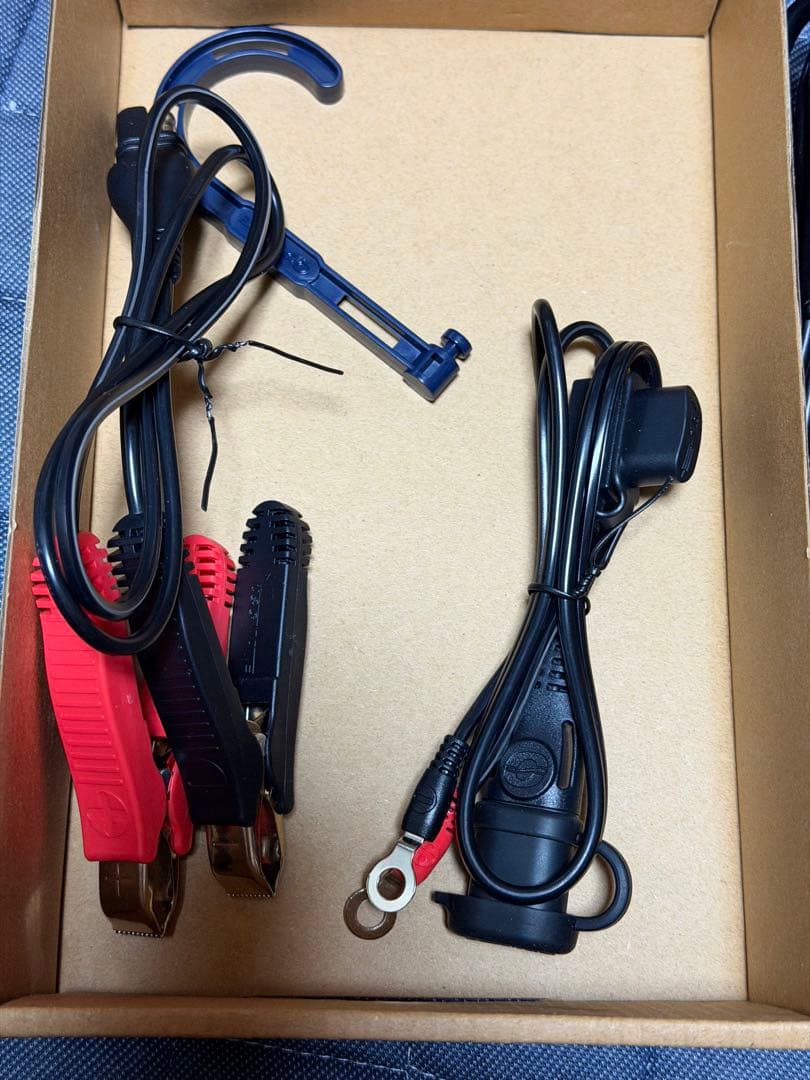 Optimate 4 クアッドプログラム　バッテリー充電器