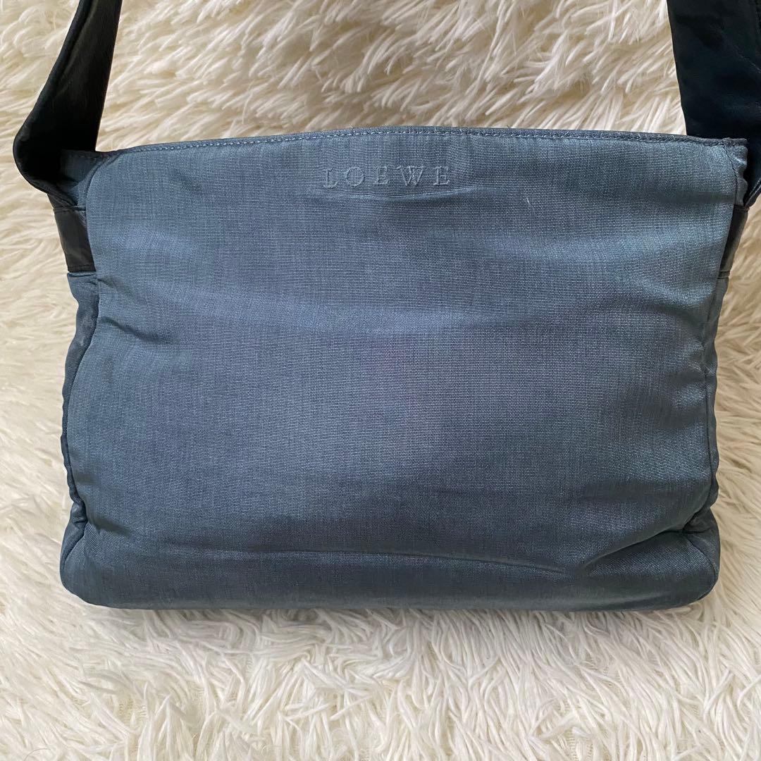 ロエベ ショルダーバック レザー