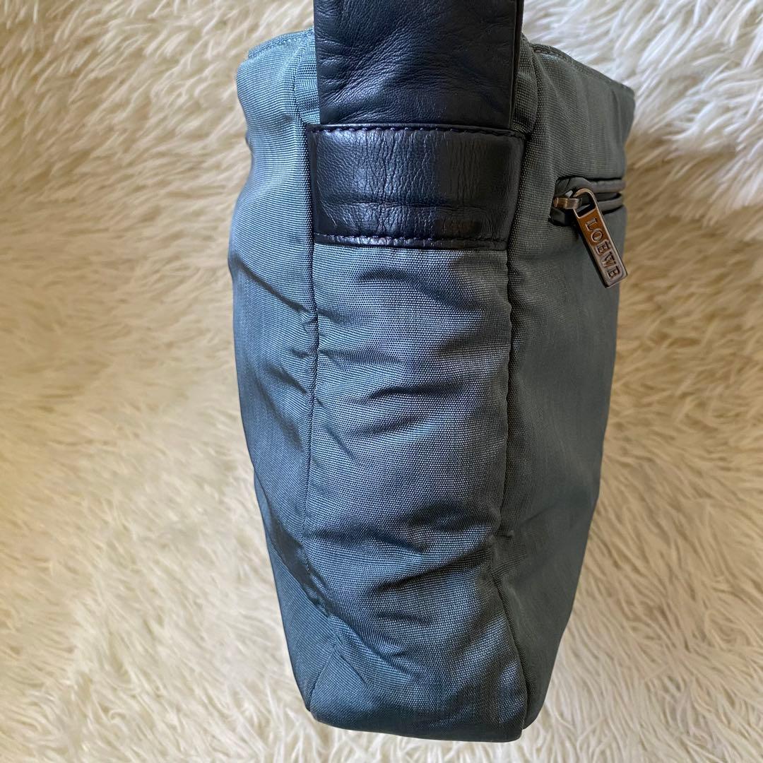 ロエベ ショルダーバック レザー