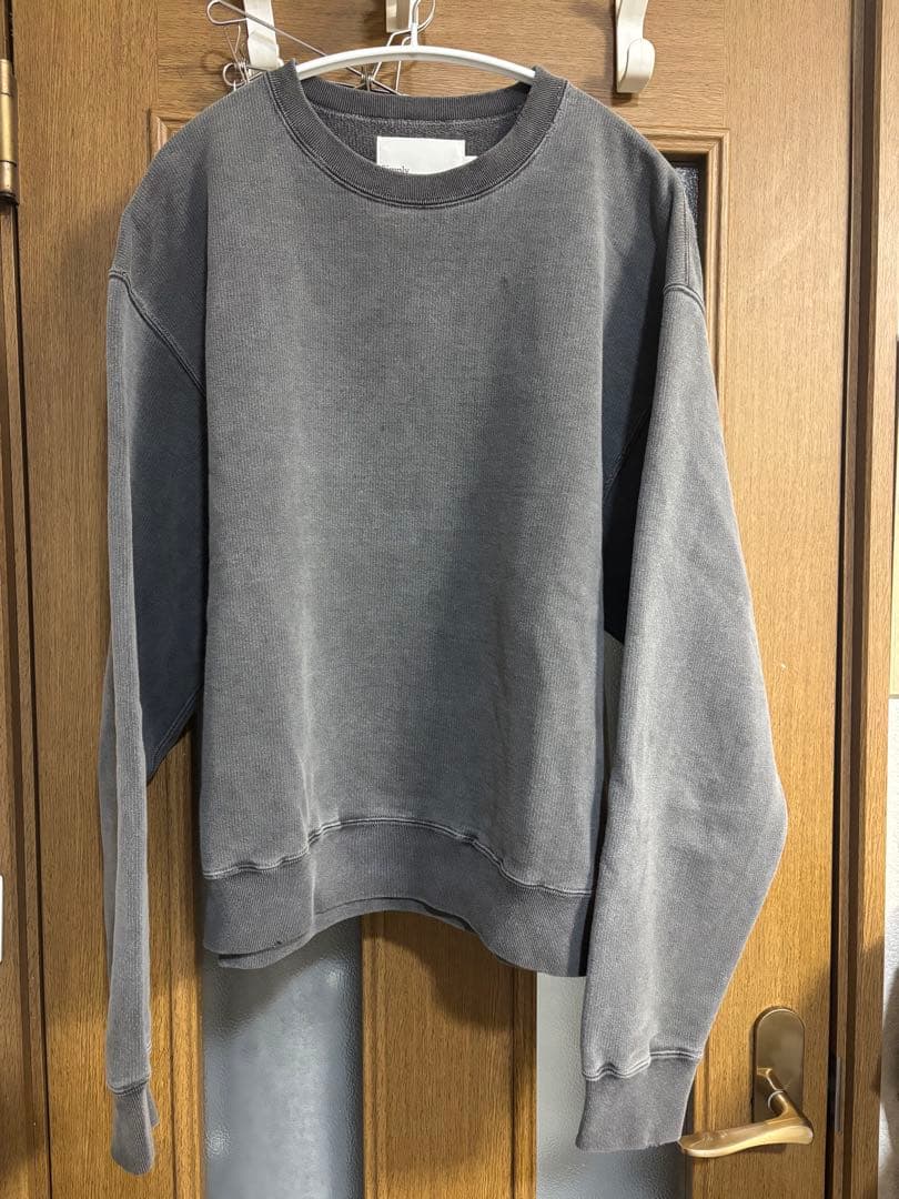 美品 simply complicated CORE CREWNECK 3