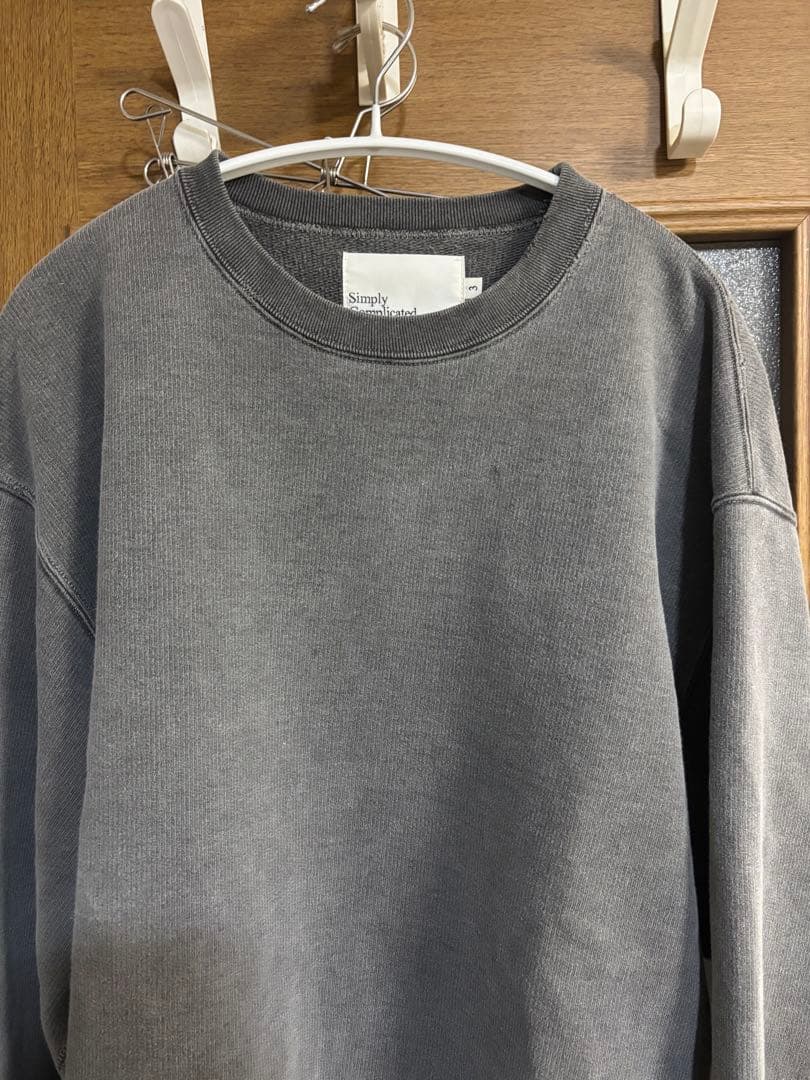美品 simply complicated CORE CREWNECK 3