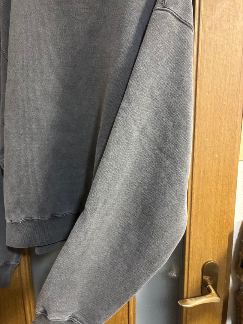 美品 simply complicated CORE CREWNECK 3