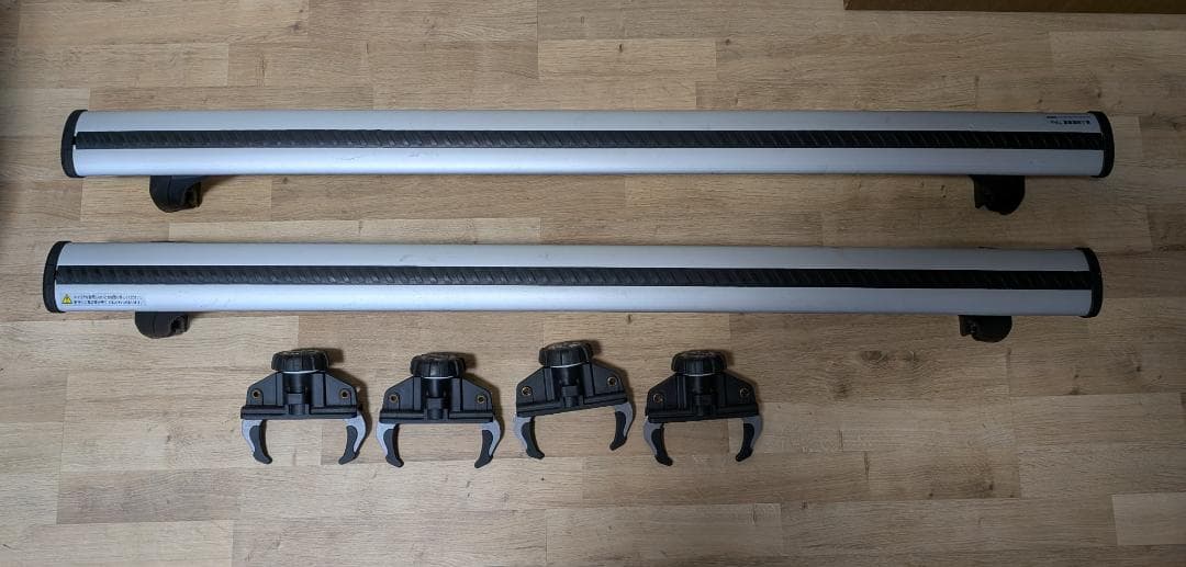 ＴＨＵＬＥ製ルーフキャリアとキャリアＢＯＸのセット