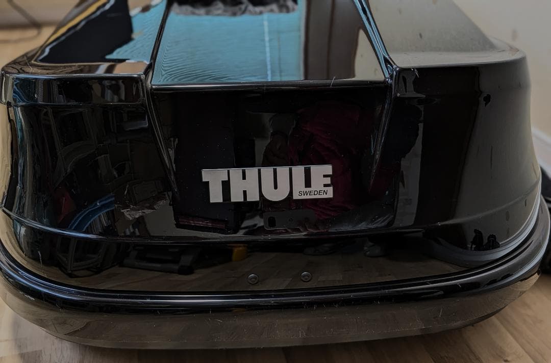 ＴＨＵＬＥ製ルーフキャリアとキャリアＢＯＸのセット