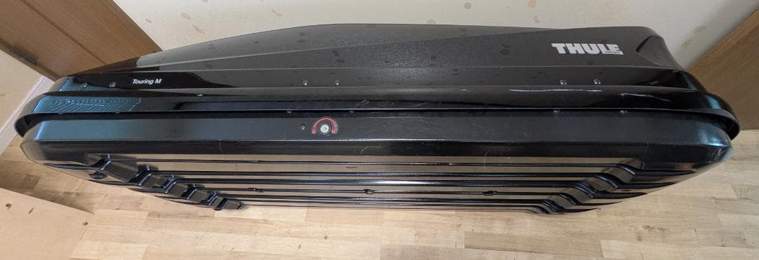 ＴＨＵＬＥ製ルーフキャリアとキャリアＢＯＸのセット