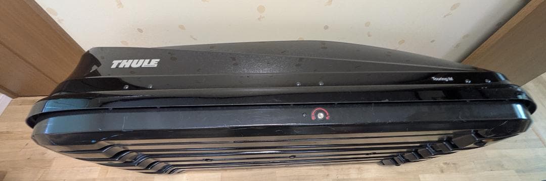 ＴＨＵＬＥ製ルーフキャリアとキャリアＢＯＸのセット