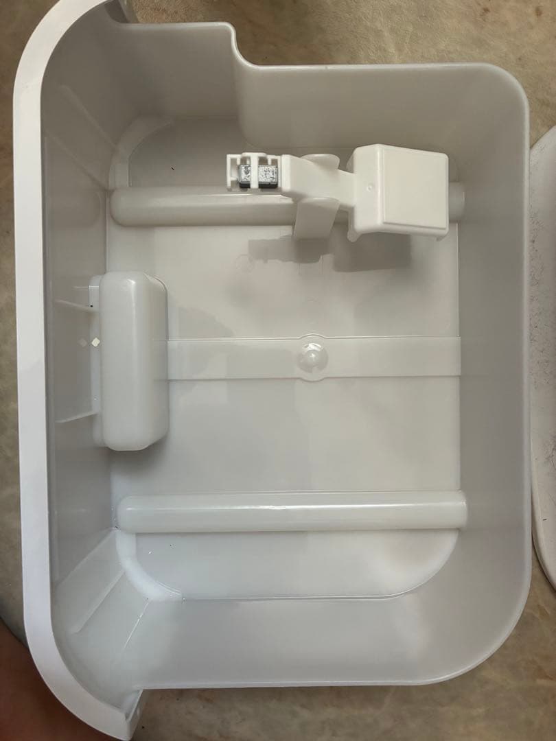 [新品同様]★アイリスオーヤマ　衣類乾燥除湿機 【IJD-150-W】