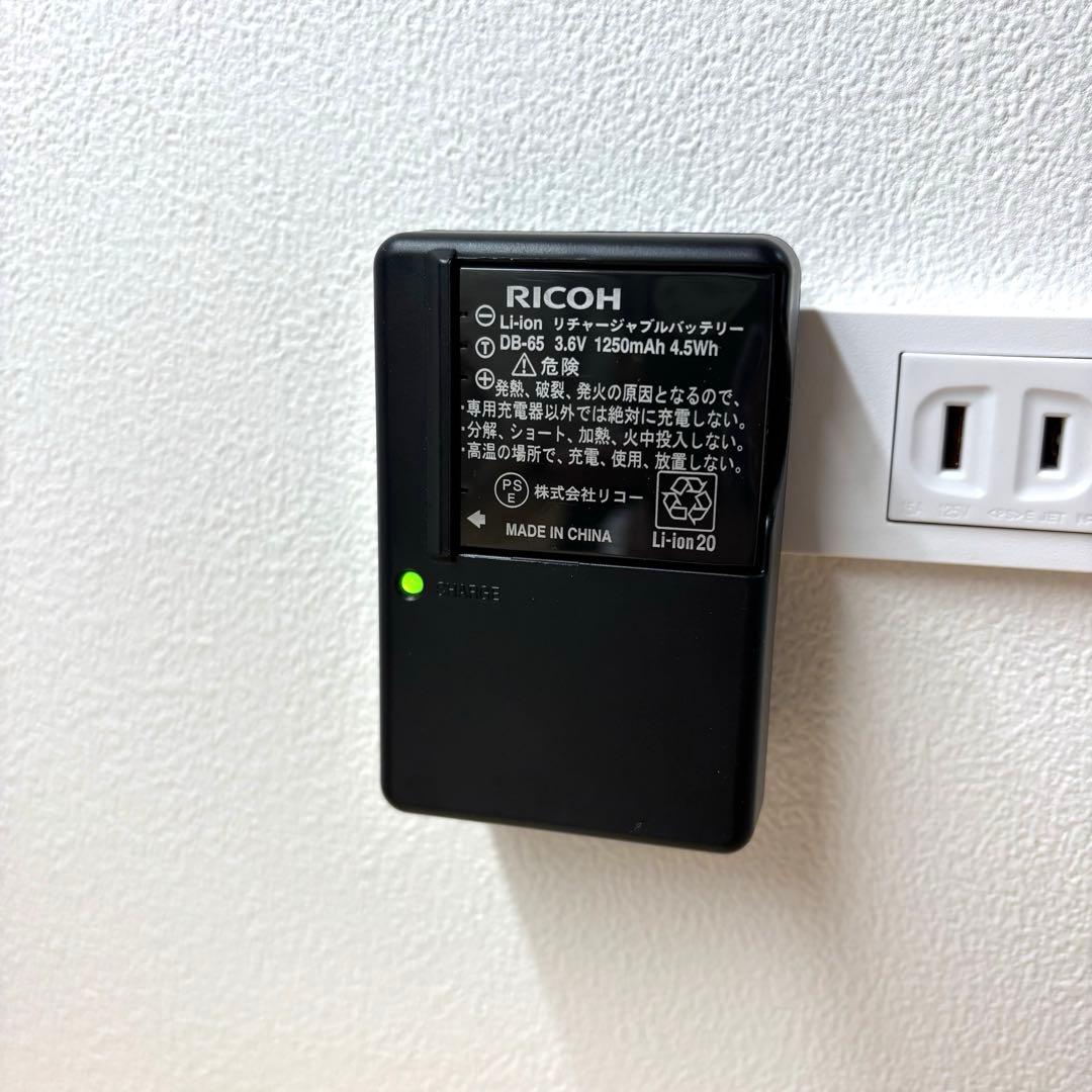 【ショット数極少】RICOH GR DIGITAL IVブラック　付属品全部あり