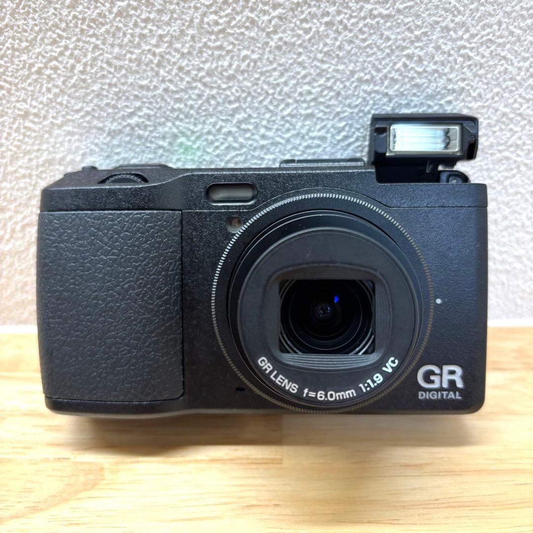 【ショット数極少】RICOH GR DIGITAL IVブラック　付属品全部あり