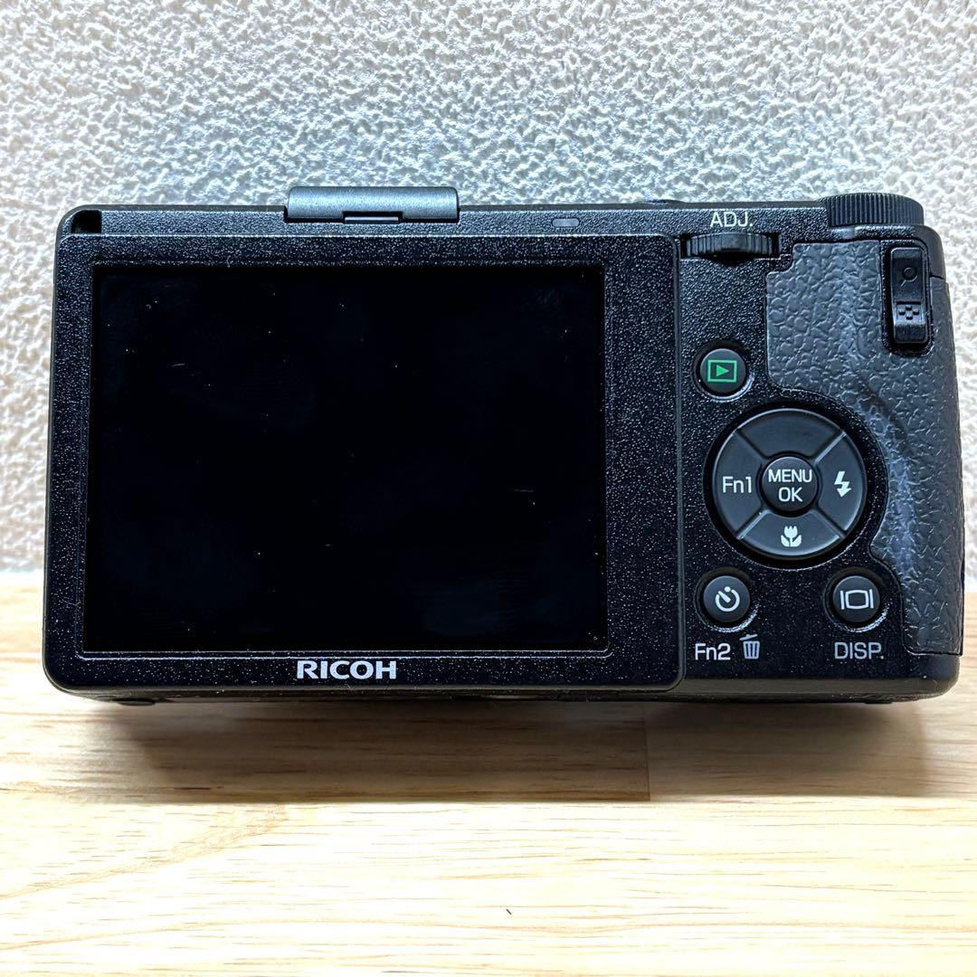 【ショット数極少】RICOH GR DIGITAL IVブラック　付属品全部あり