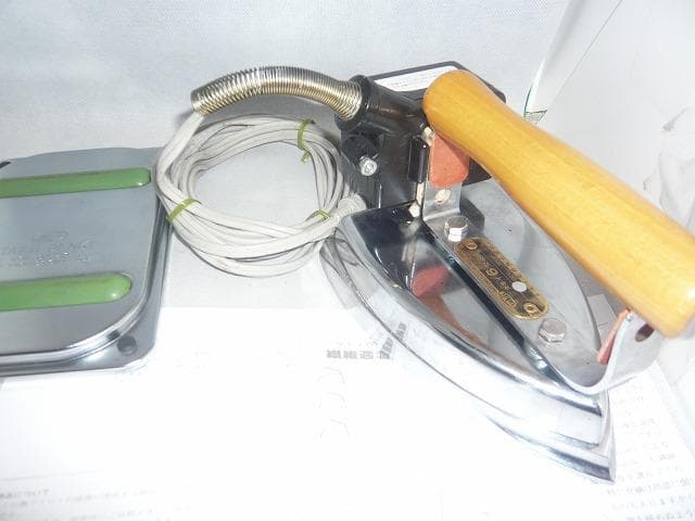 美品　タキイ アイロン　6型 自動アイロン　 洋裁教室予備品 業務用アイロン