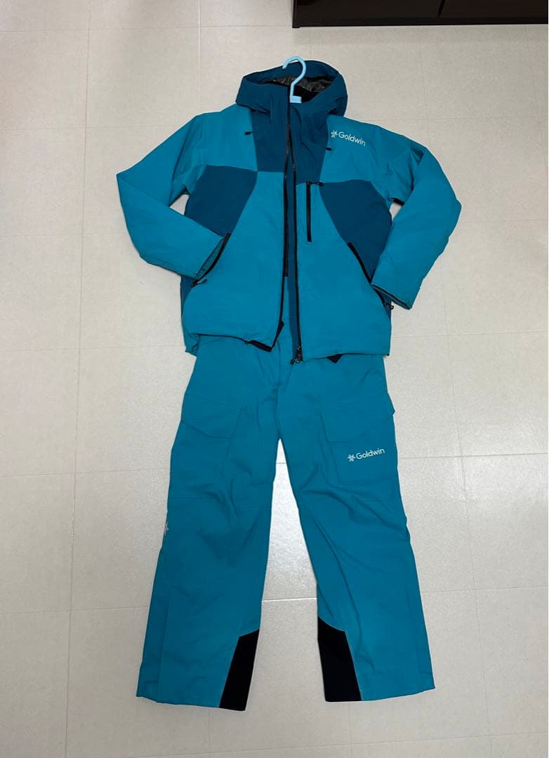 ☆Goldwinゴールドウィン☆ スキーウェア 上下セット 男女兼用 技術選等