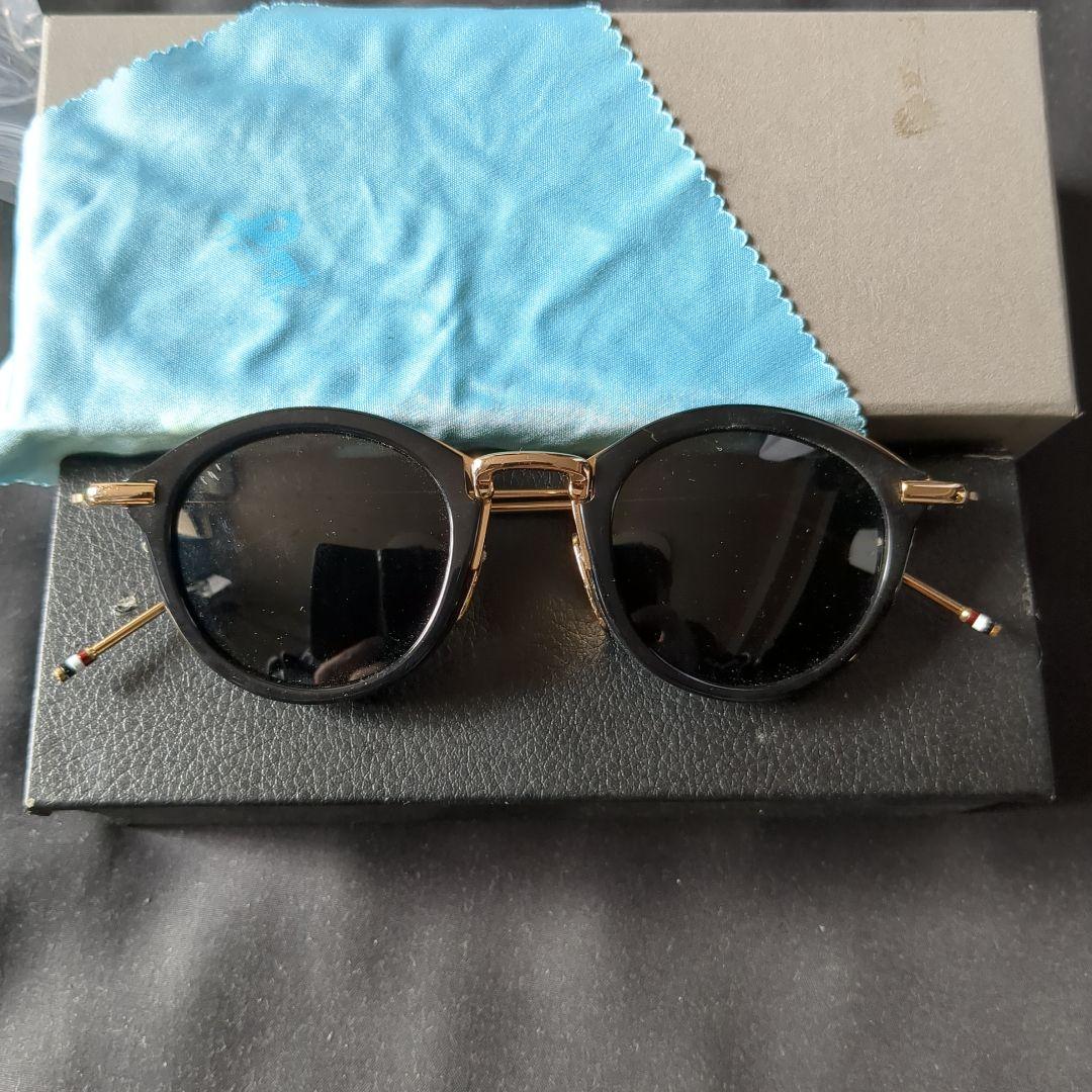 THOM BROWNEブラックラウンドサングラス