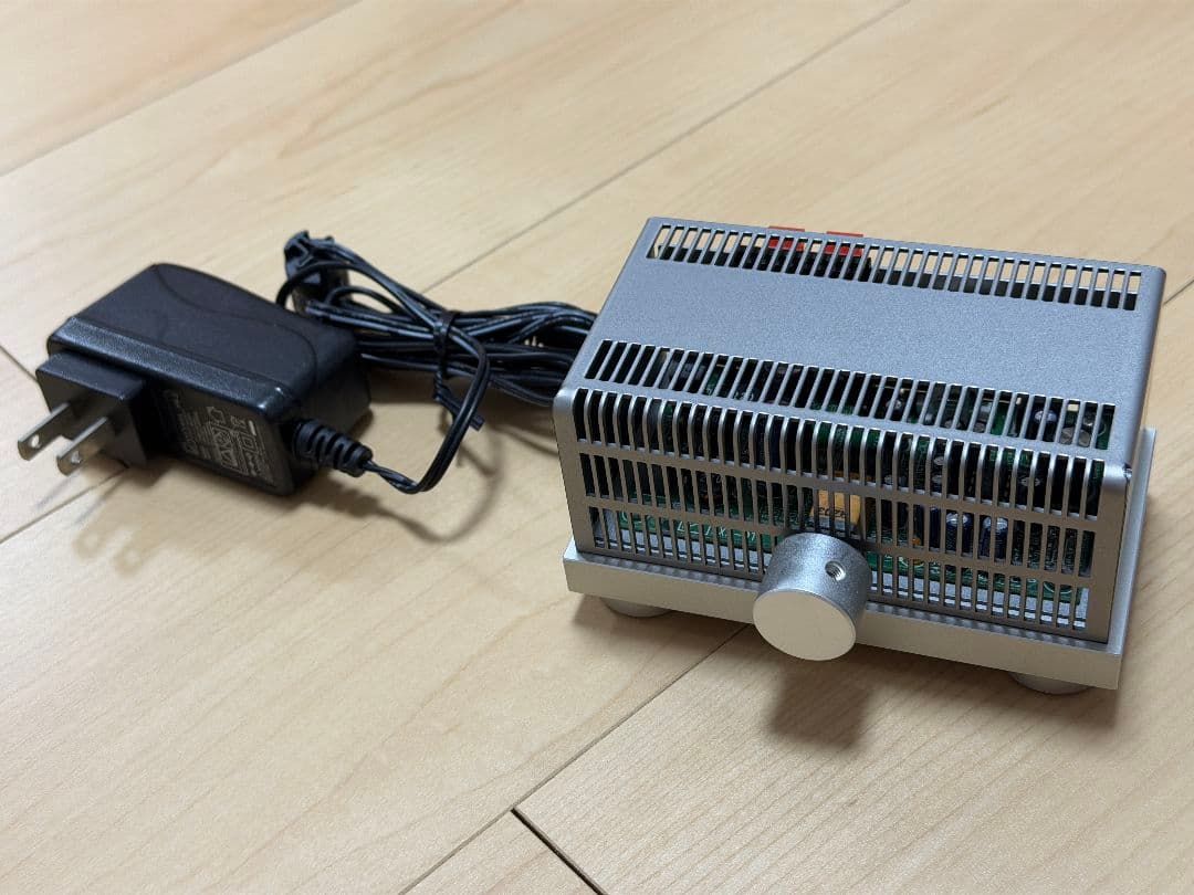 デジタルアンプ　ラックスマン　LXA-OT1　特製ボンネット付き