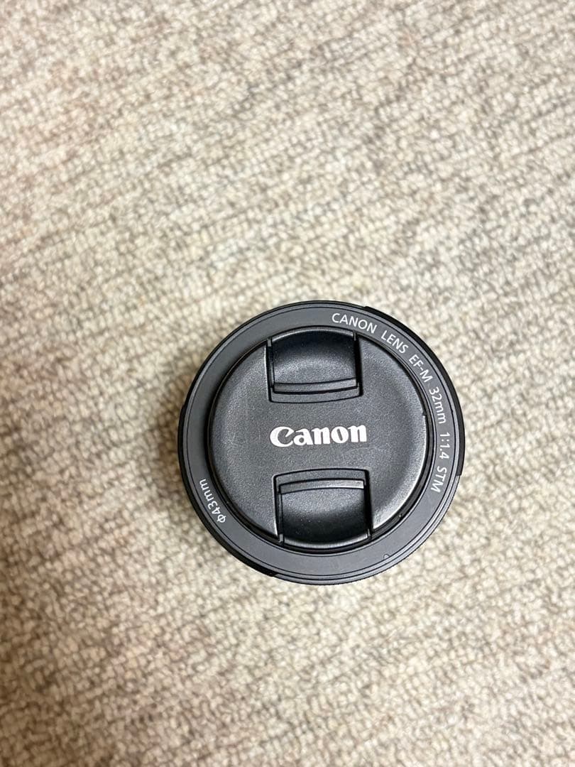 Canon EF-M 32mm f/1.4 STM レンズ