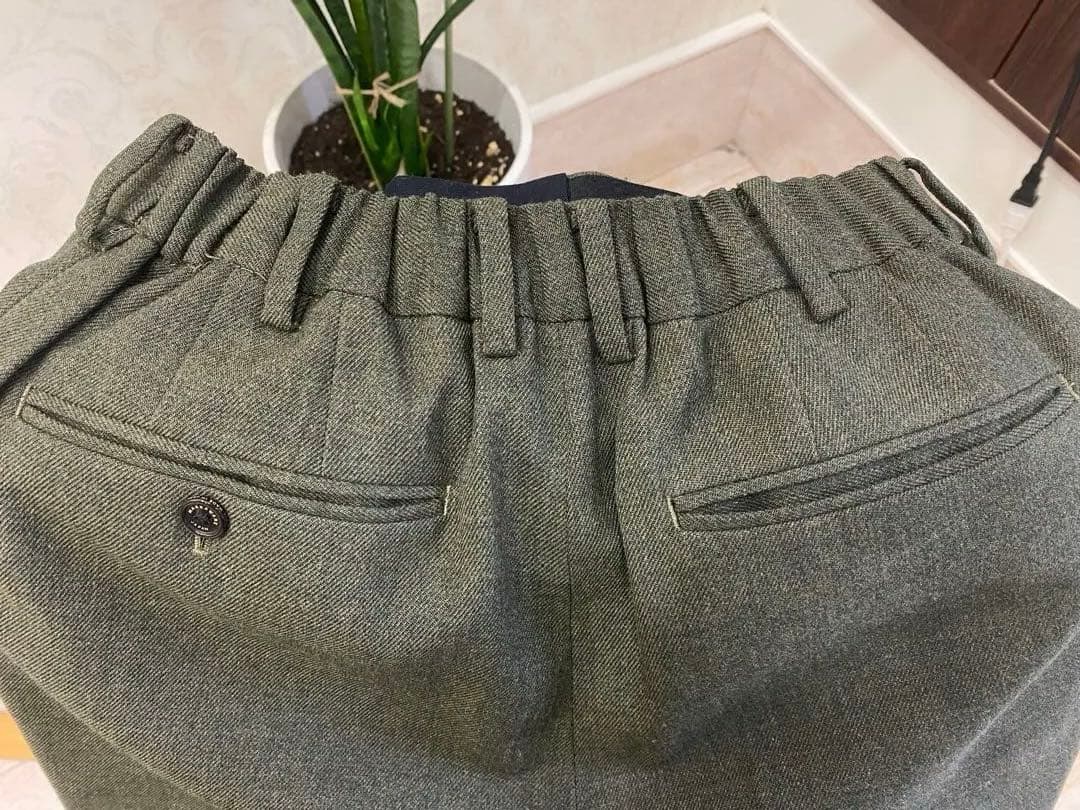 MARKAWARE ウールストレートスラックス　カーキ