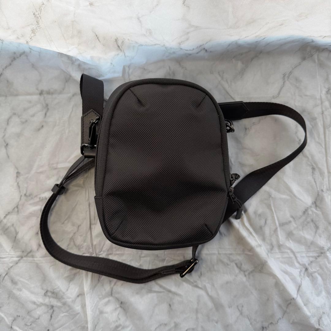 バッグ THE TOKYO TECHPACK PHONESLING