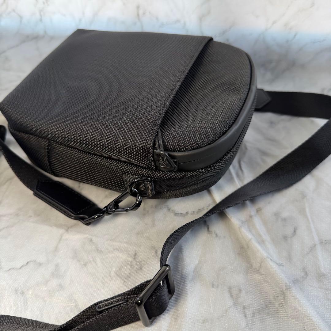 バッグ THE TOKYO TECHPACK PHONESLING