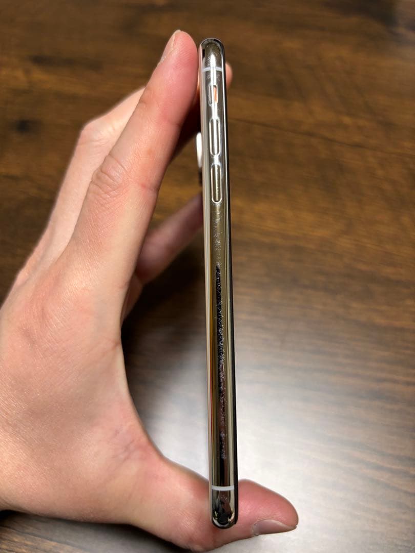 Apple iPhone Xs 64GB シルバー 美品 86％ SIMフリー