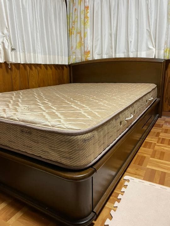 【一時的に値下げ】シモンズ　ダブルベッド【引取限定】