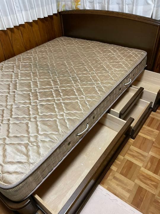 【一時的に値下げ】シモンズ　ダブルベッド【引取限定】