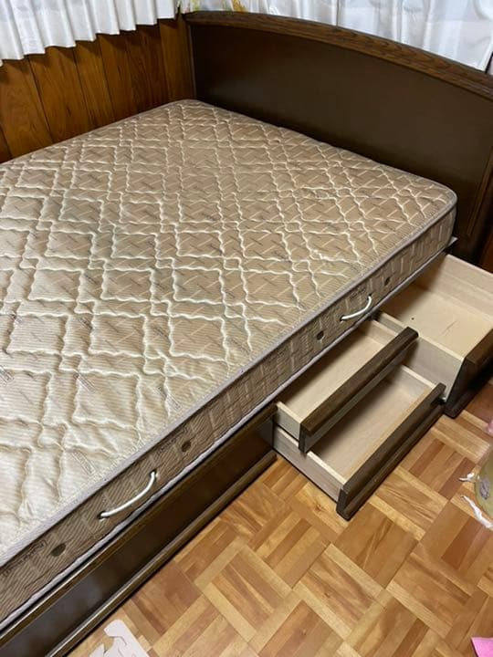 【一時的に値下げ】シモンズ　ダブルベッド【引取限定】
