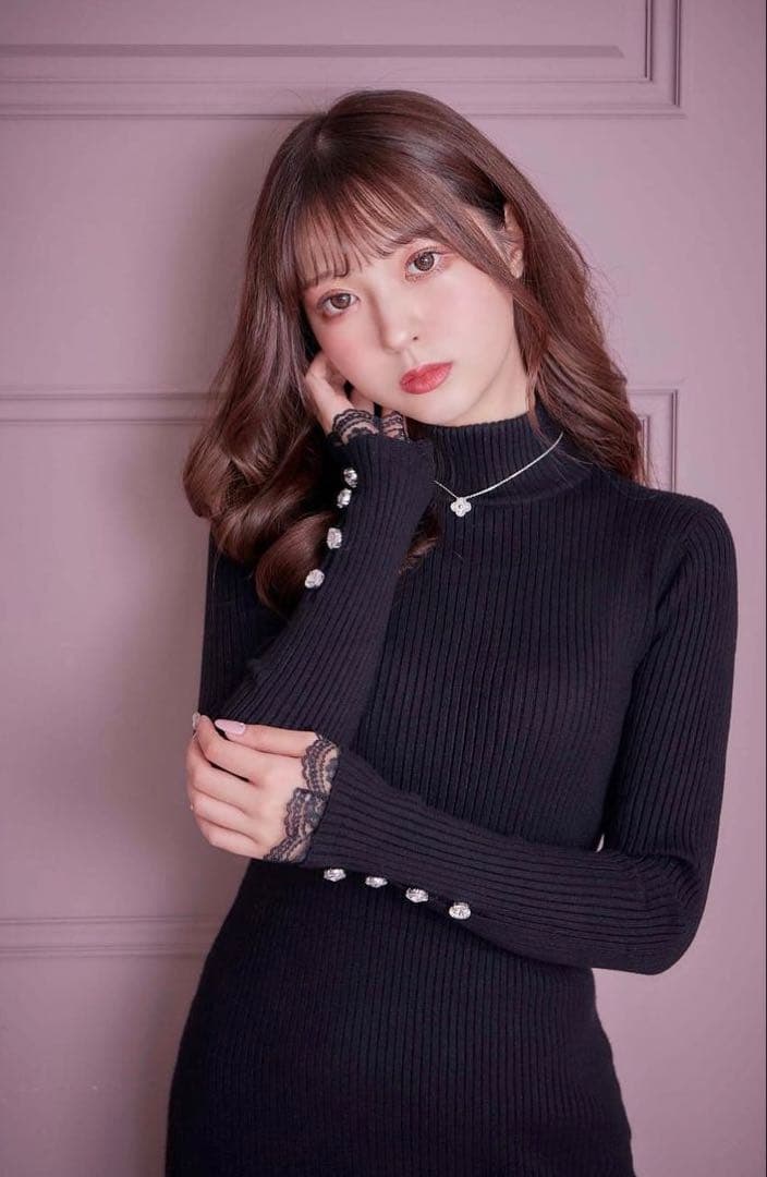 タイムセール中 新品未使用 ブラック 長袖ニットワンピース 背中 リボン