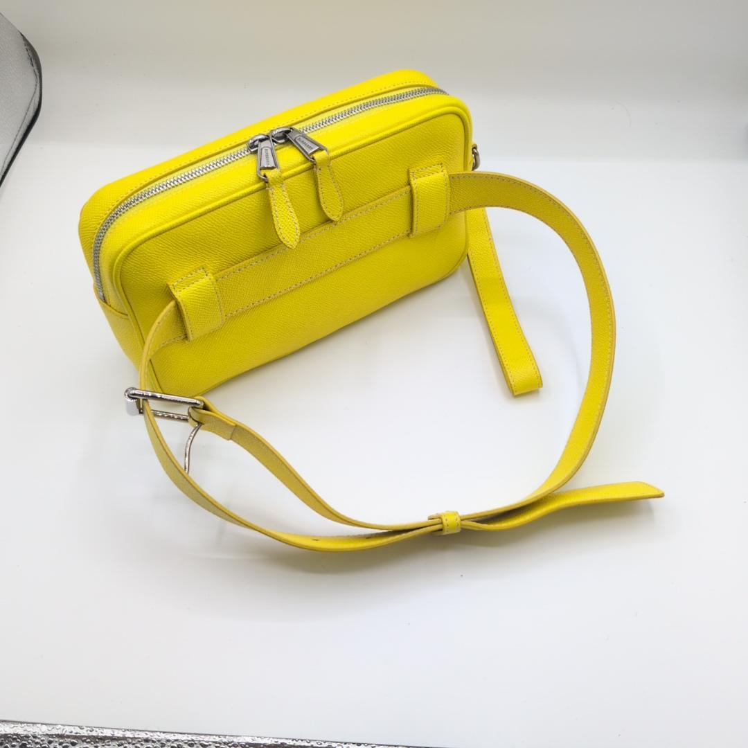 良品✨バーバリー ショルダーバッグ クロスボディバッグ レザー イエロー GR