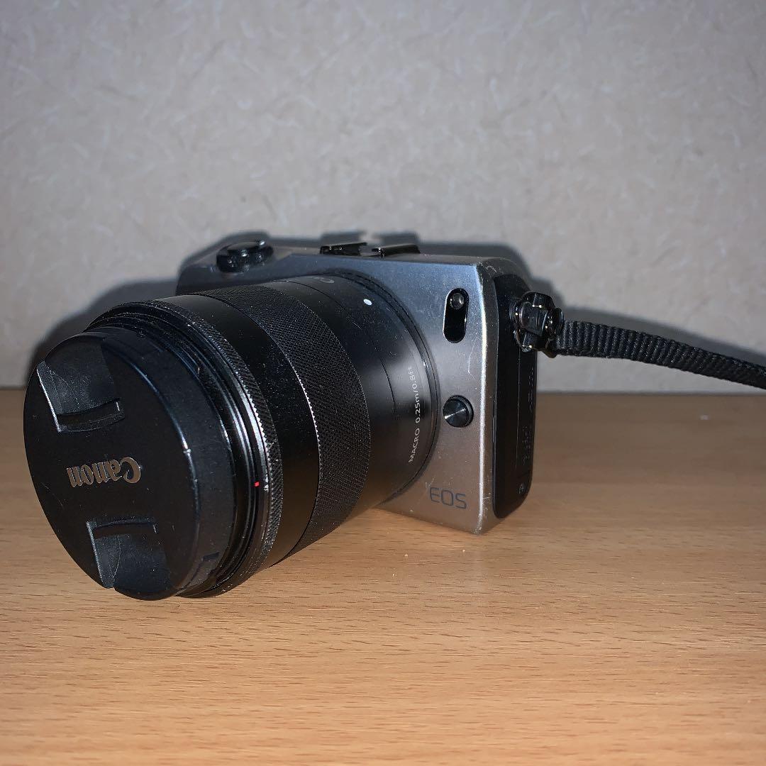 ＜Canon＞一眼レフカメラ　首紐付き！