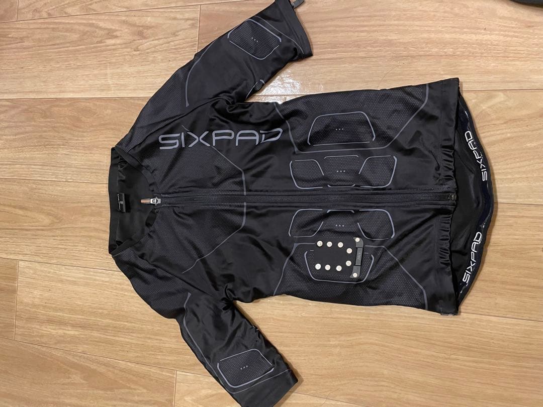 【お値下げ中】SIXPAD EMSパワースーツ上下　メンズS