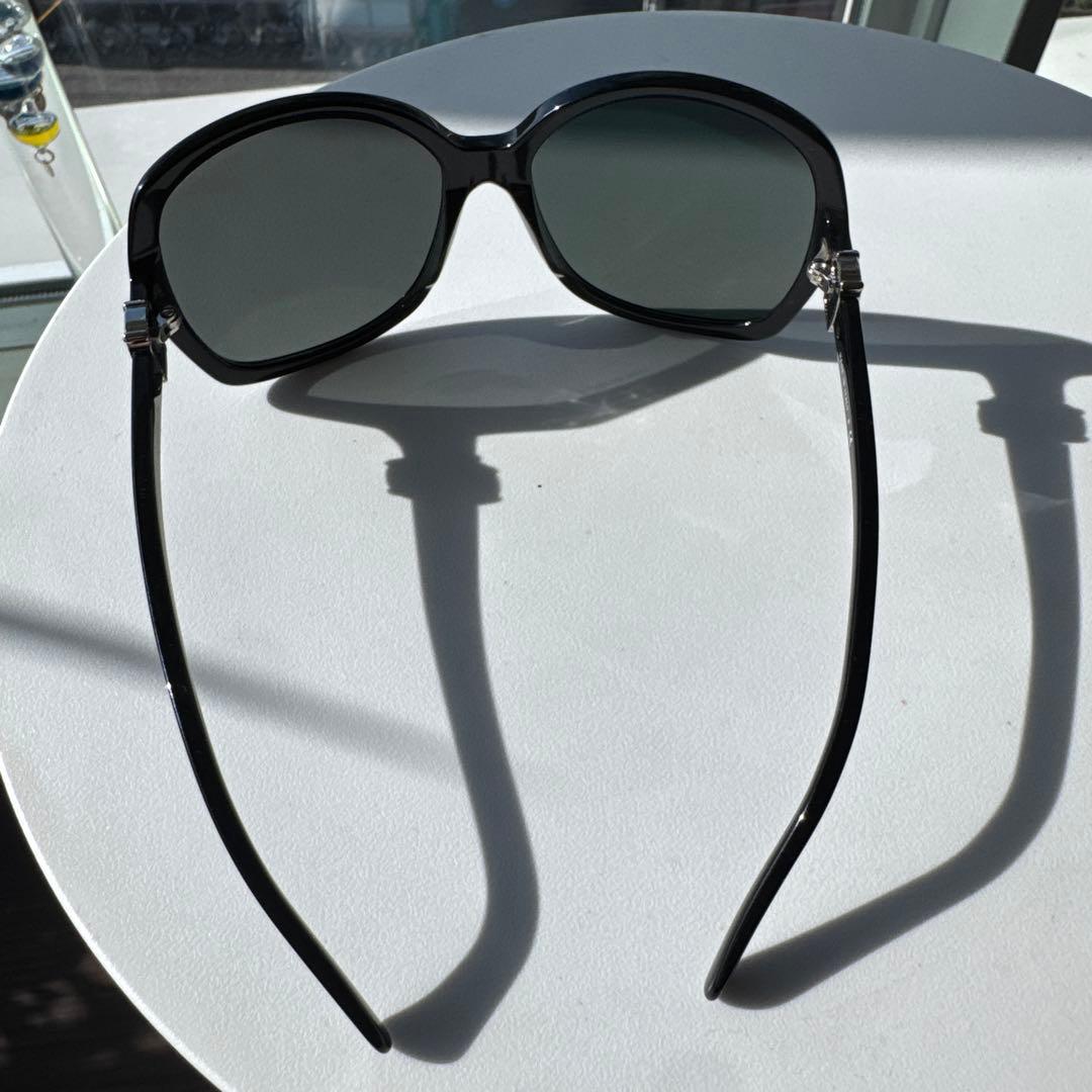 ブラック サングラス