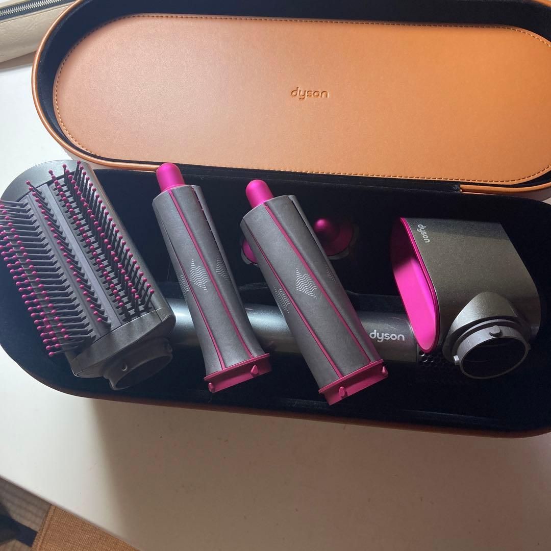 ヘアドライヤー dyson HS01 VNS FN