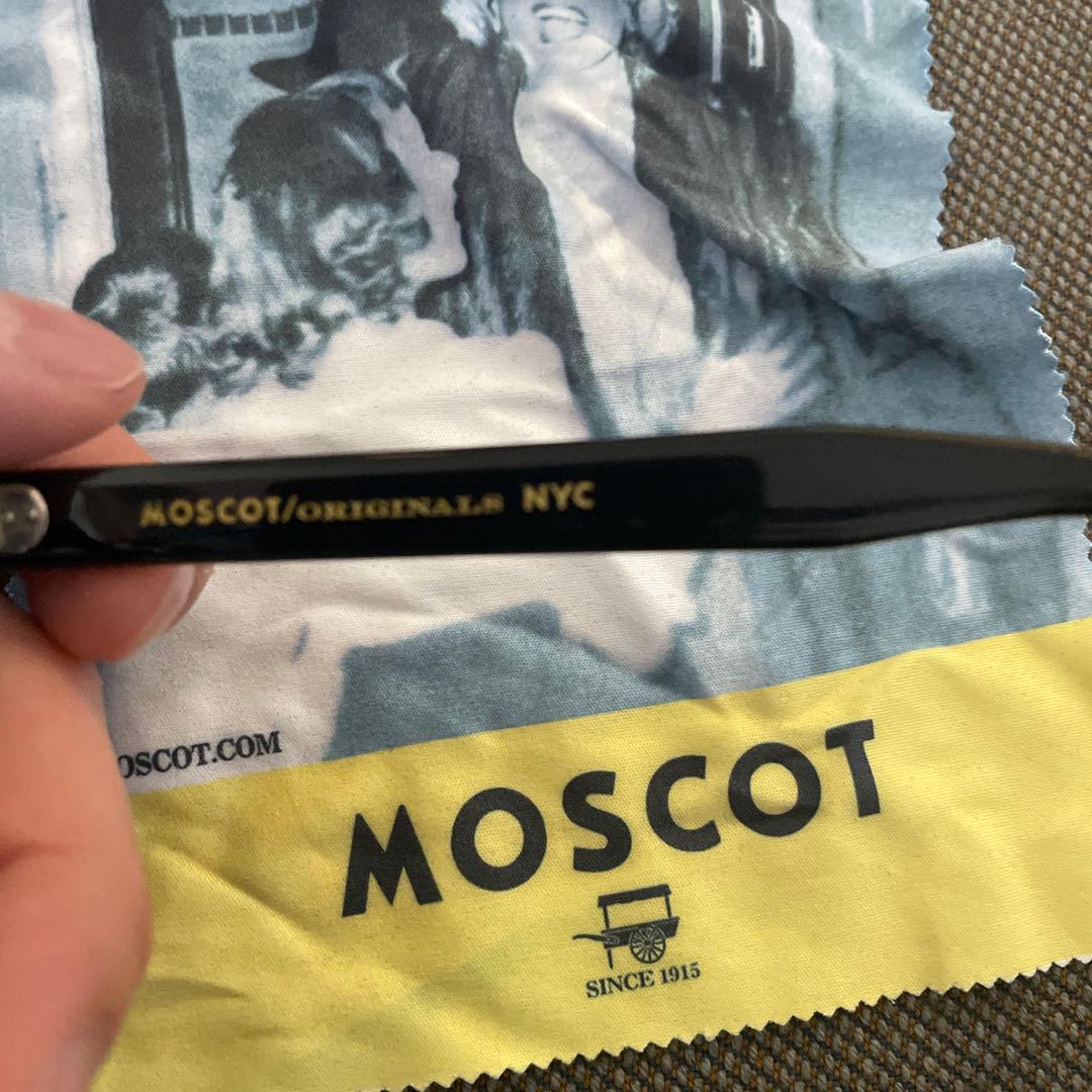 m*x様 MOSCOT ブラックサングラス ケース付き