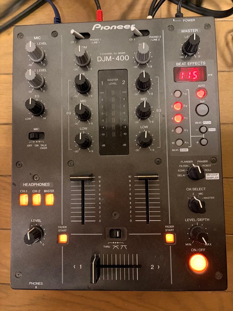エフェクト搭載　PIONEER DJM-400