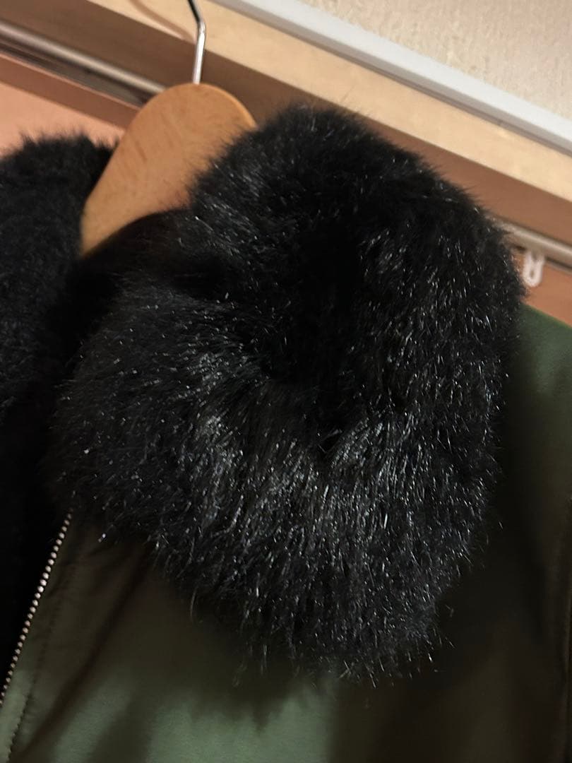 美品　PRADA ボンバージャケット　ファー襟付き（フクロギツネ）