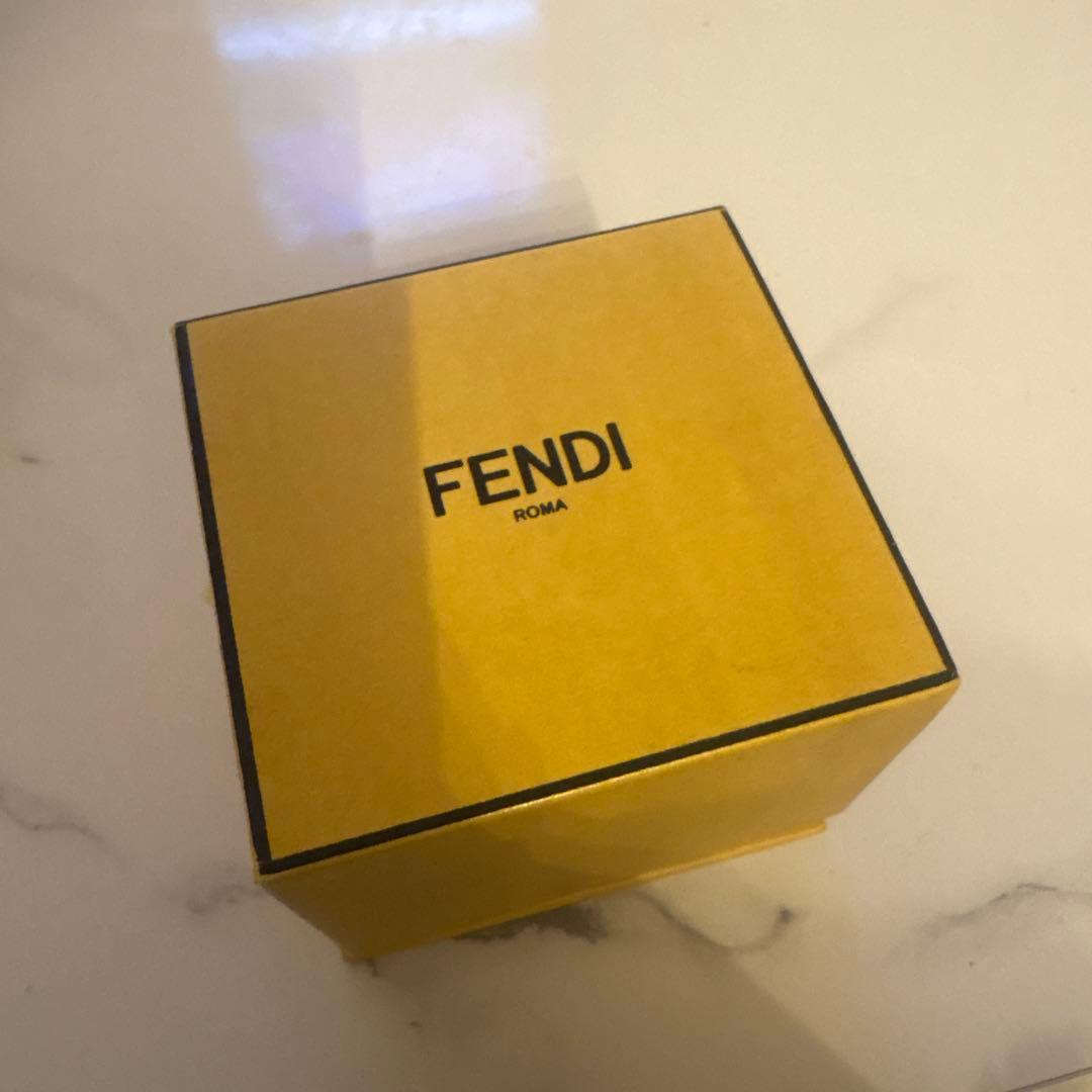 FENDI エフイズ フェンディ ピアス ゴールド 片耳
