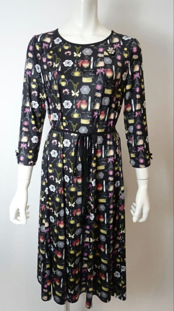 SALE スーパービューティー2025 秋冬　コスメ柄　ワンピース　44XL新品