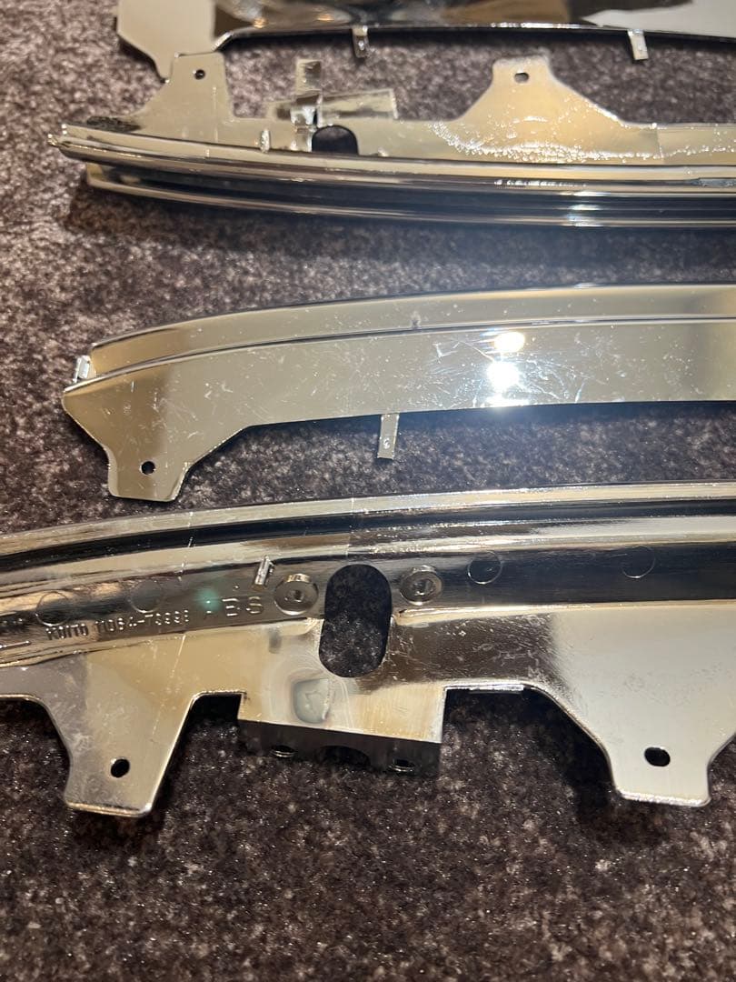 トヨタランクル80 ヘッドライトリム(上下)左右セット FZJ80、HZJ80、