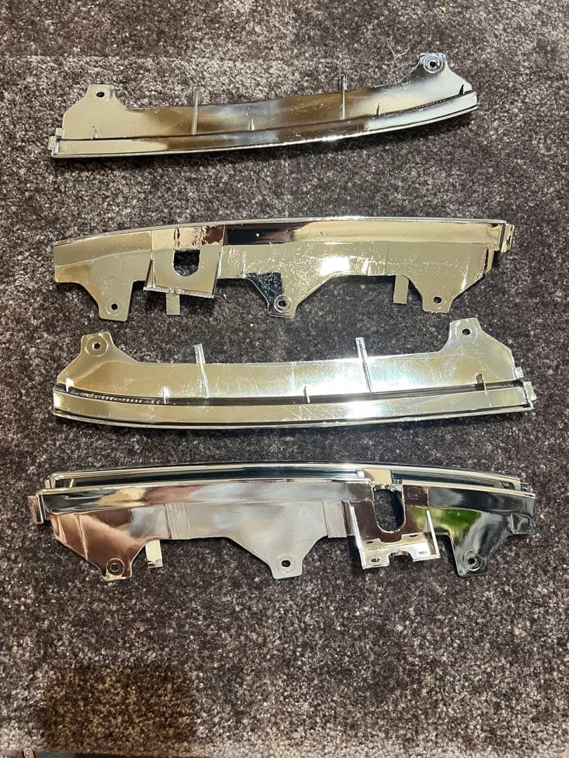 トヨタランクル80 ヘッドライトリム(上下)左右セット FZJ80、HZJ80、