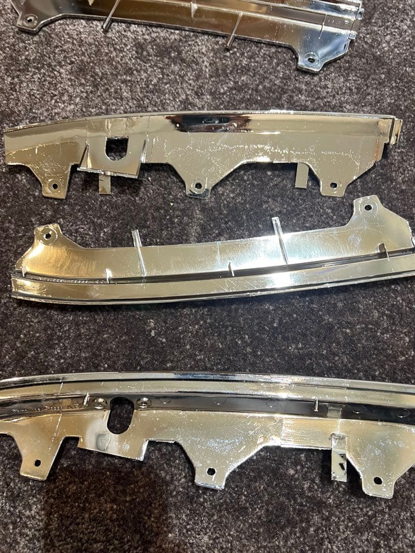 トヨタランクル80 ヘッドライトリム(上下)左右セット FZJ80、HZJ80、