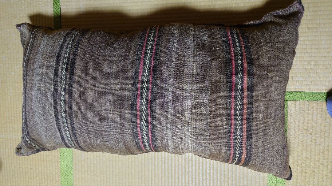 【フローレンスさん専用】アンティーク絨毯　バルーチ（袋状　クッション仕立て）