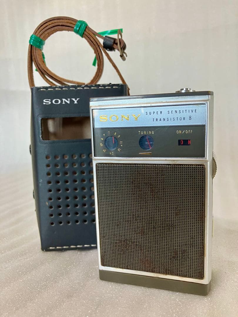 動作品　SONY TR-830ラジオ ケース付き ソニー