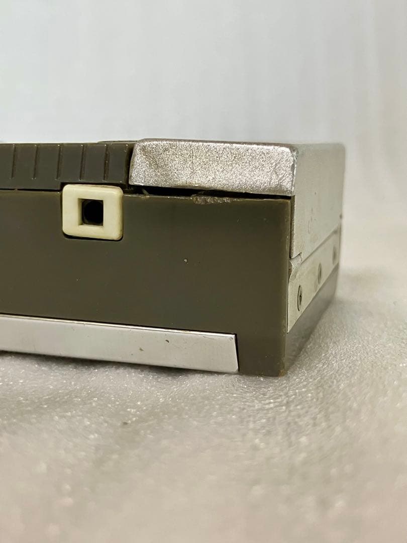 動作品　SONY TR-830ラジオ ケース付き ソニー