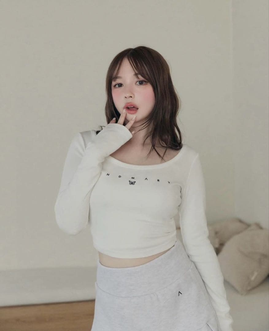 トップス andmary Luna logo tops white