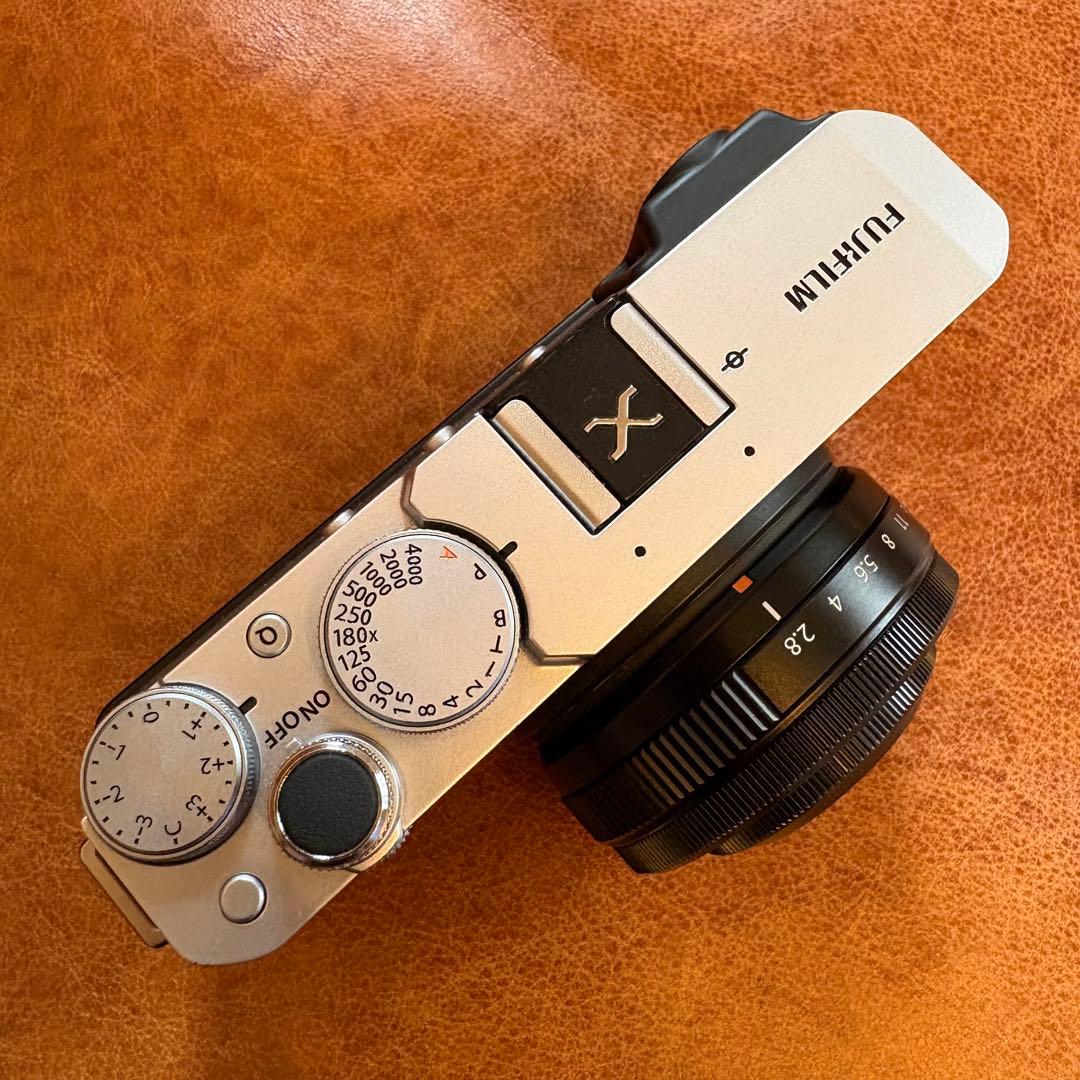 Fujifilm X-E4 XF27mmF2.8 R WR レンズ、箱付き